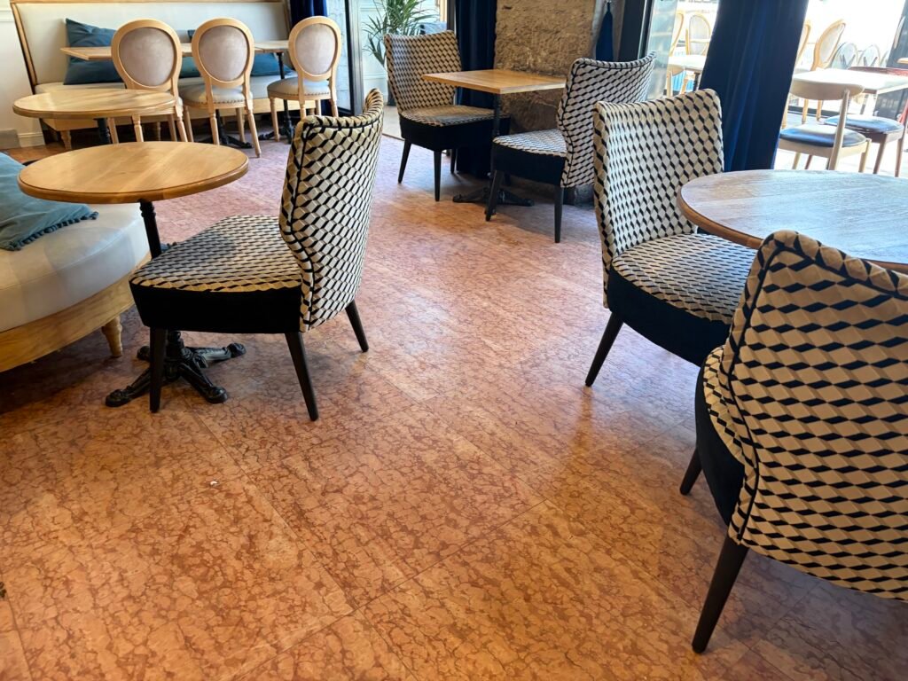 Entretien du Café Français, place Bellecour à Lyon