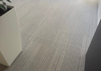 Entretien de moquette dans des bureaux